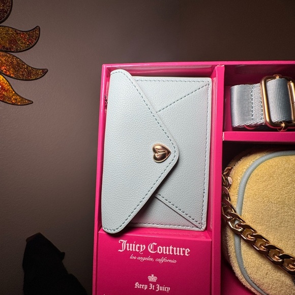 Juicy Couture Pastel Yellow and Light Blue Bag Set - Picture 2 of 2